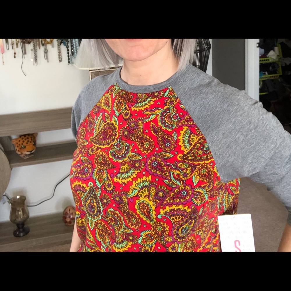 Red Paisley LuLaRoe Randy Baseball Tee NWT S